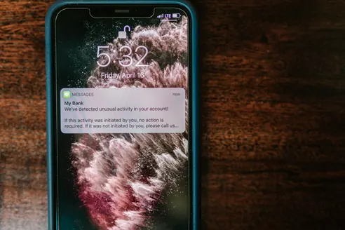 Phone with a message - Monitor your credit
